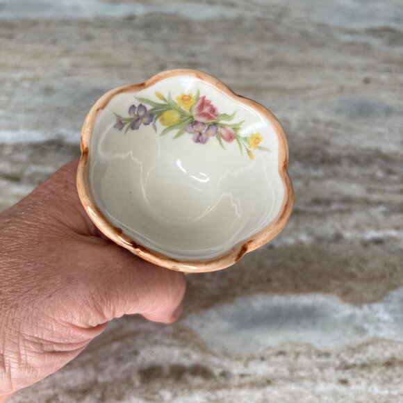 Cracker Barrel Country Store Bunny Rabbit Egg Cup Ceramic Easter Traditions - Picture 5 of 8